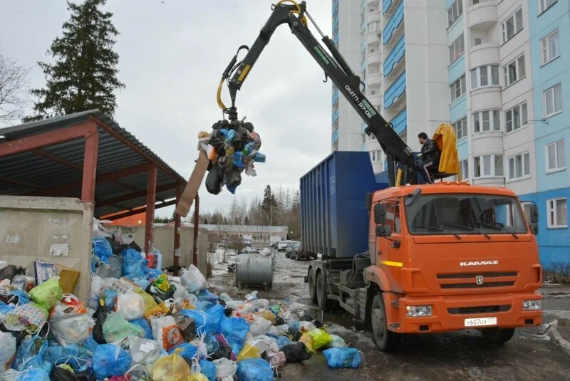 Вывоз бытового мусора в Новокузнецке с погрузкой в октябре