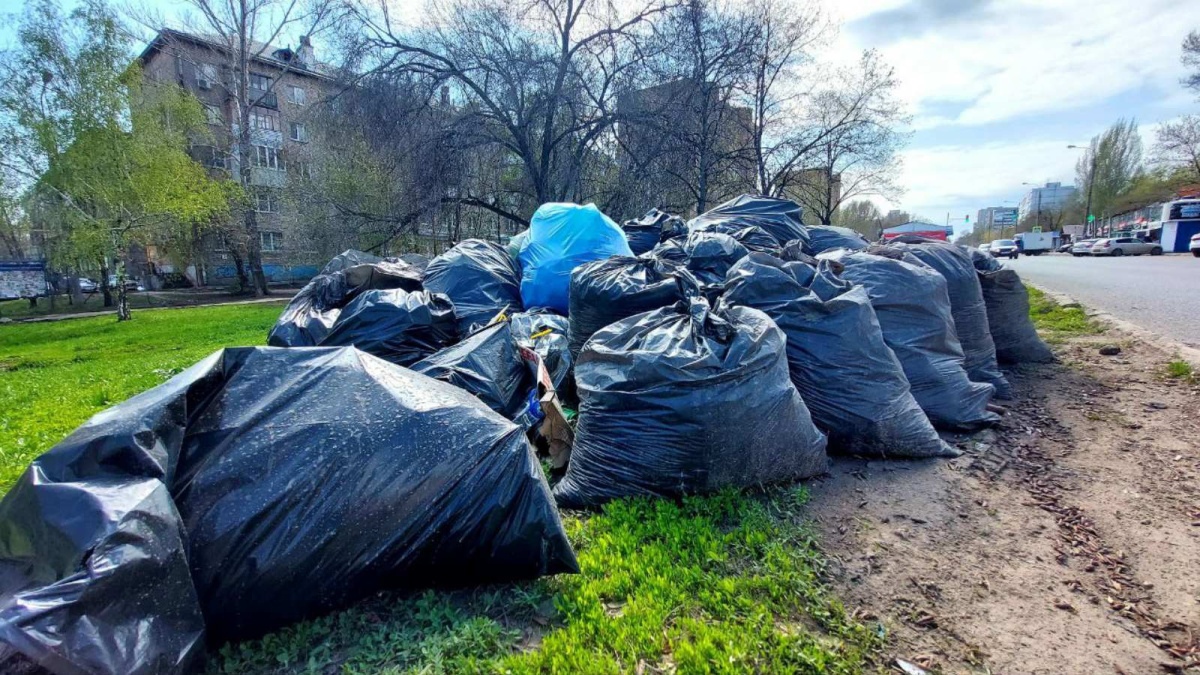 Вывоз и утилизация мусора после субботника в Новокузнецке в октябре
