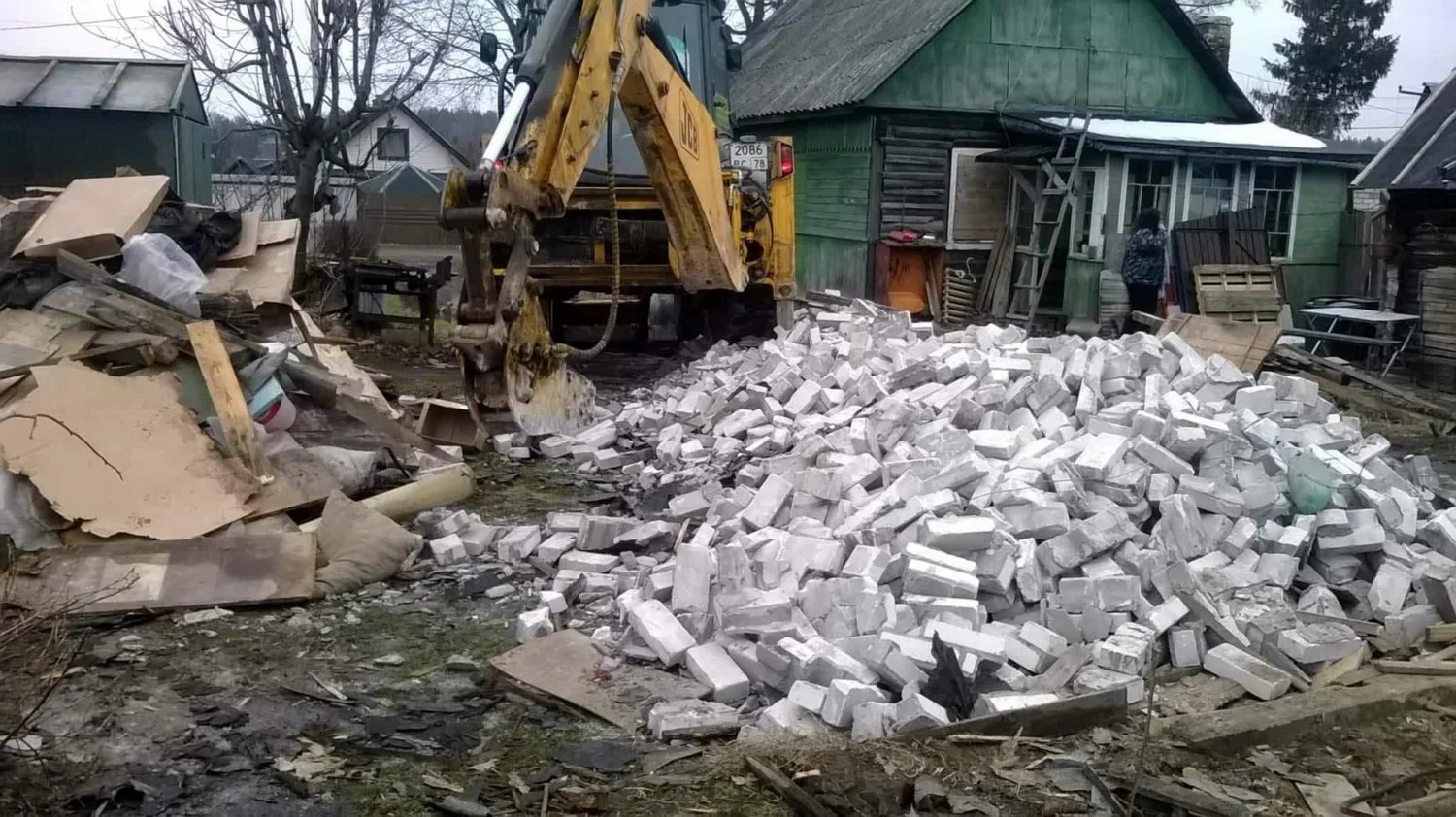 Вывоз мусора после сноса здания в Новокузнецке от ПроМусор – цена от 5137 руб., утилизация и уборка стройотходов