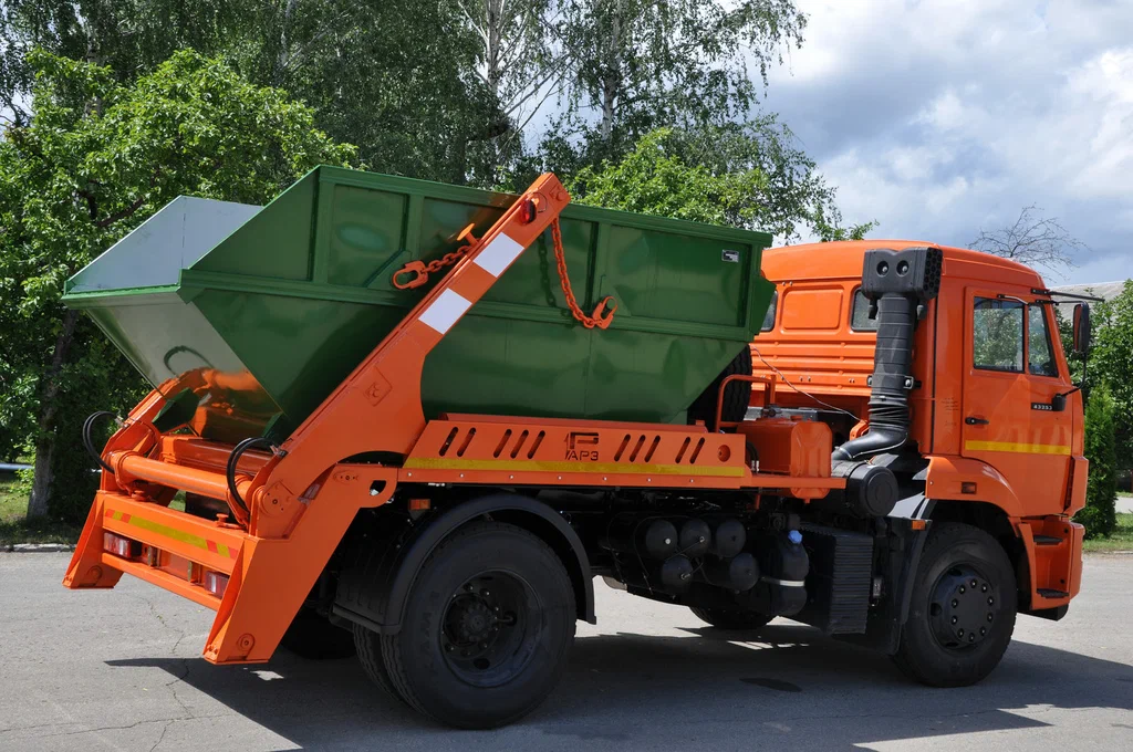 Заказ бункеровоза для вывоза мусора и отходов в Новокузнецке в октябре