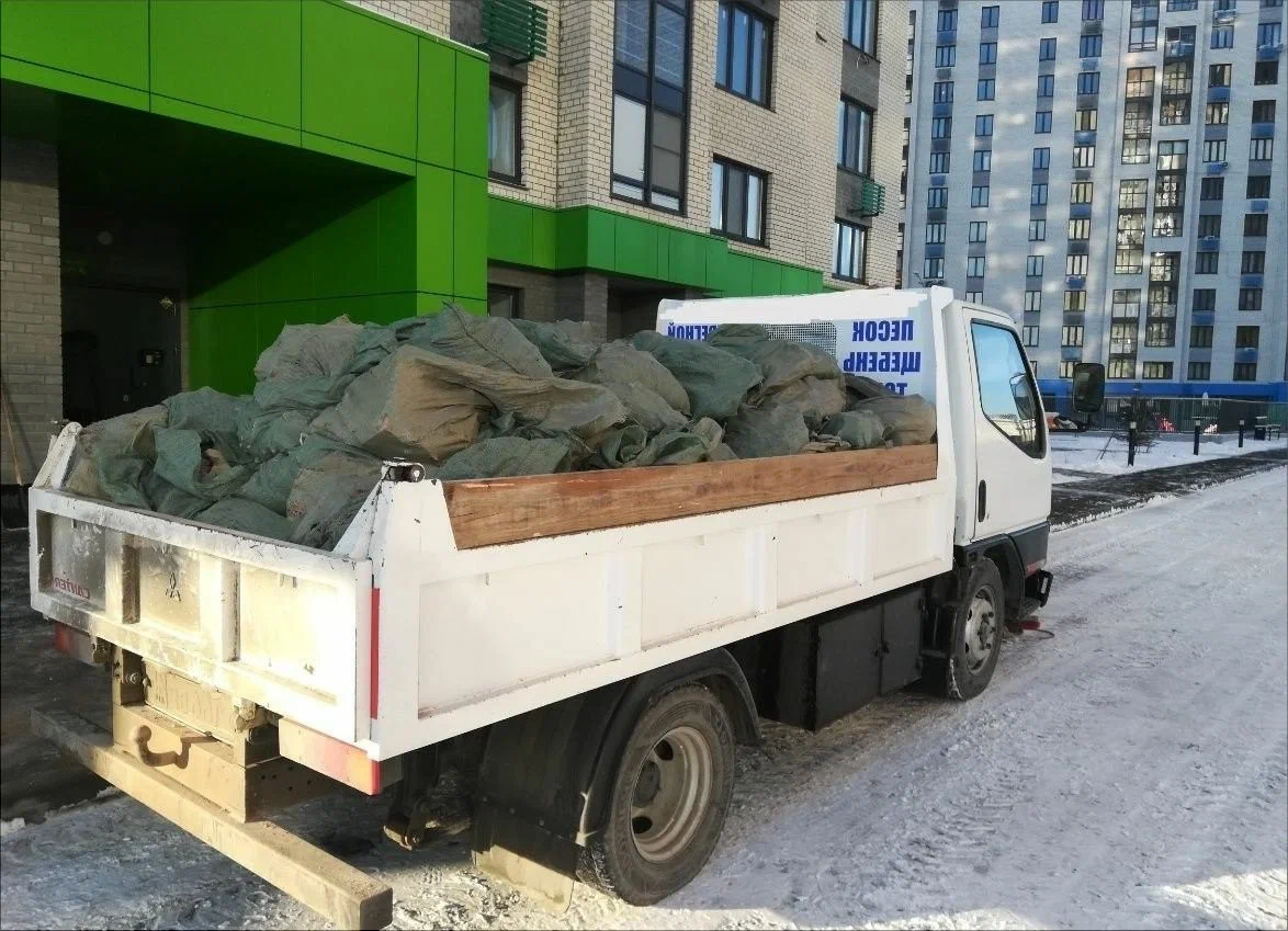 Вывоз мусора грузовым фургоном 3 тонны в Новокузнецке — цена от 1387 руб., ПроМусор