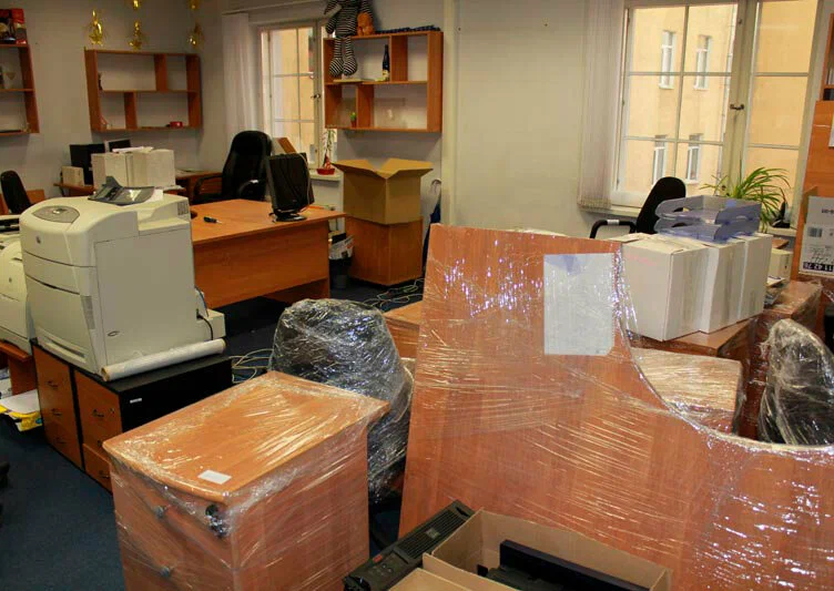 Вывоз старой офисной мебели в Новокузнецке в октябре