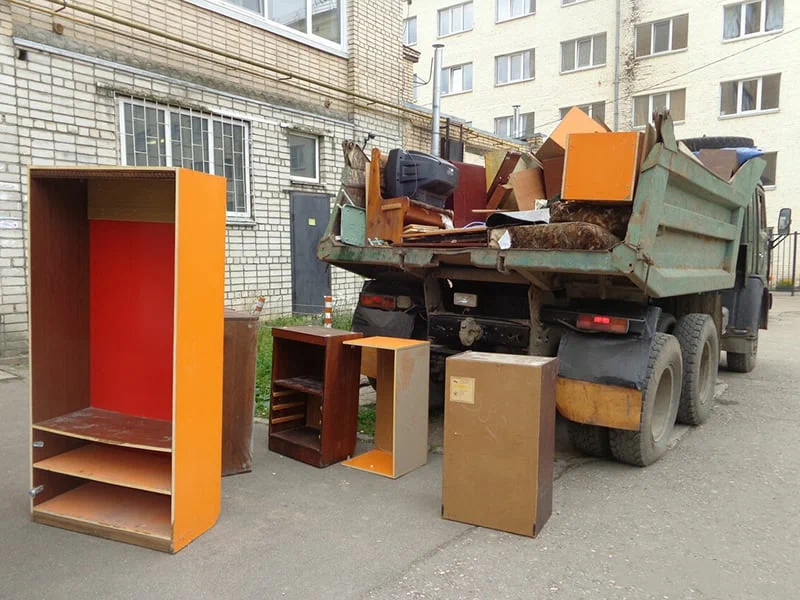 Вывоз шкафа в Новокузнецке от ПроМусор — недорого, демонтаж, утилизация, вывоз из квартиры от 873 руб