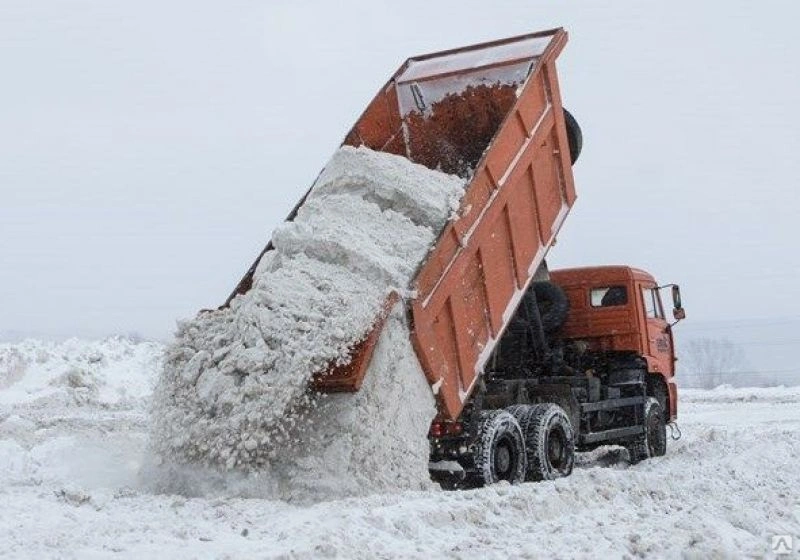 Вывоз снега самосвалами в Новокузнецке от ПроМусор - КАМАЗ, ЗИЛ, цена от 3082 руб