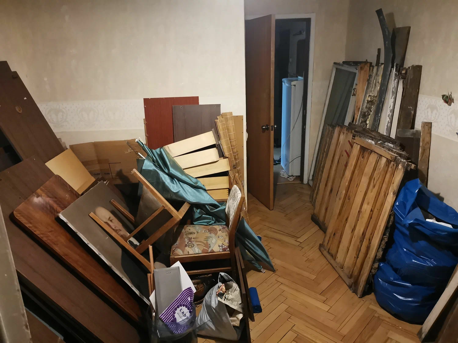 Демонтаж мебели с вывозом и утилизацией в Новокузнецке в октябре